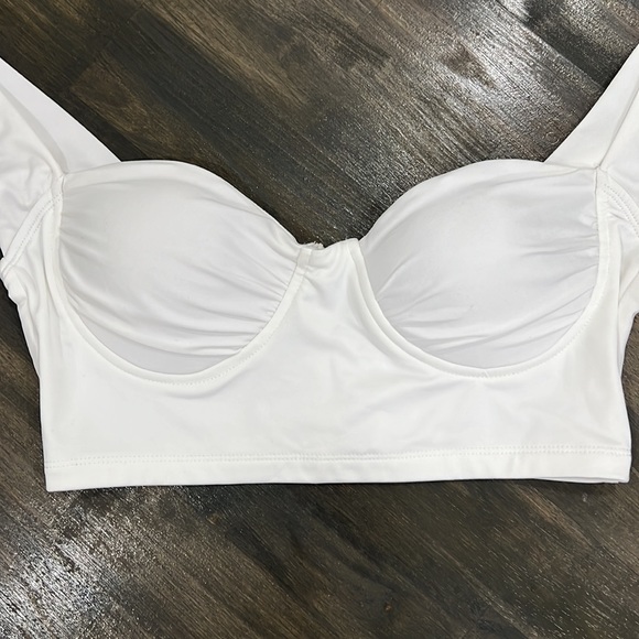 Princess Polly Crop Top - Picture 3 of 7